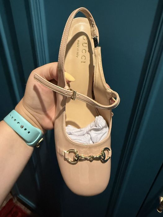 Босоножки нюдовые Gucci