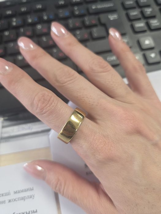 Продам Oura ring 4 в золоте