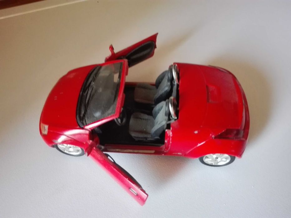 Метални колички М 1:24 .