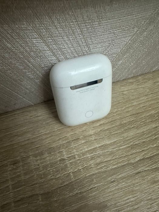 Продам оригинал Airpods2