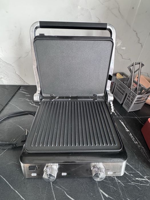 Грильница от Brown CG7010