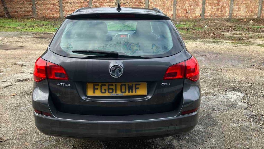 Opel Astra (J) 2010-2018 НА ЧАСТИ В ОПИСАНИЕТО