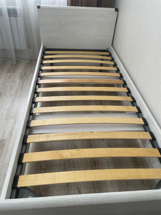 Односпальная кровать