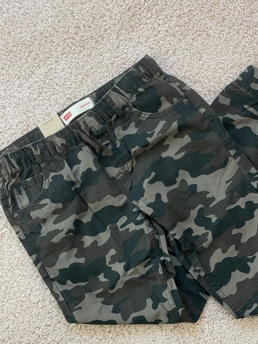 Levi’s Новые. Брюки для мальчика 11-12 лет.