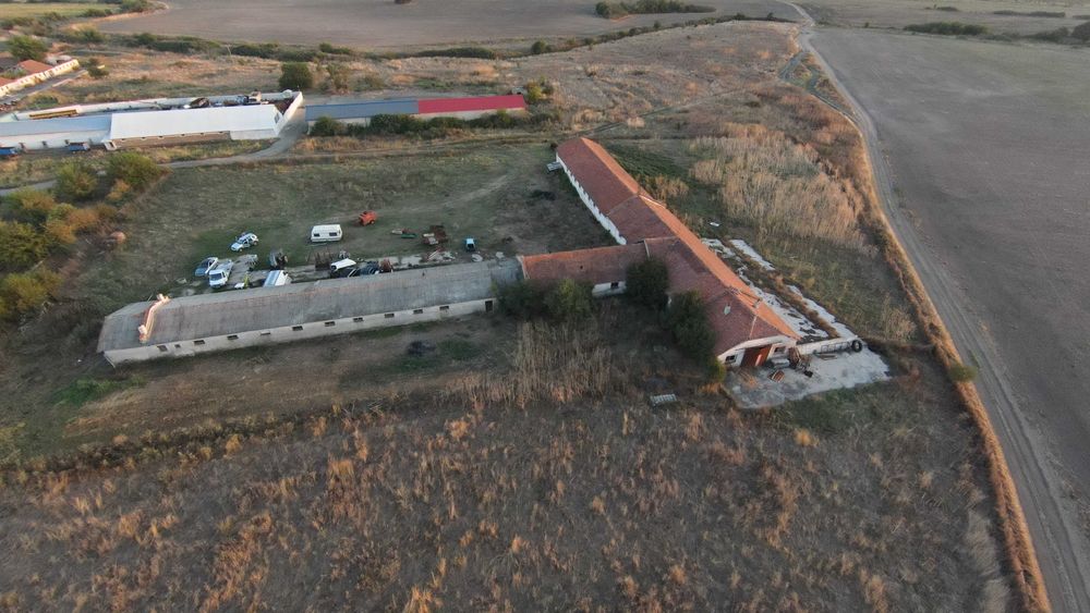 Продава се Промишлена сграда в с. Пъстрен, Област Стара Загора - 1200 кв.м за 149 €/кв.м - Снимка #1