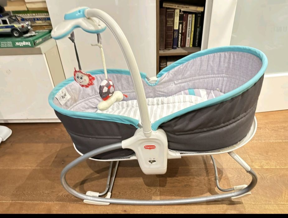 Кош за бебе/музикален шезлонг Tiny Love