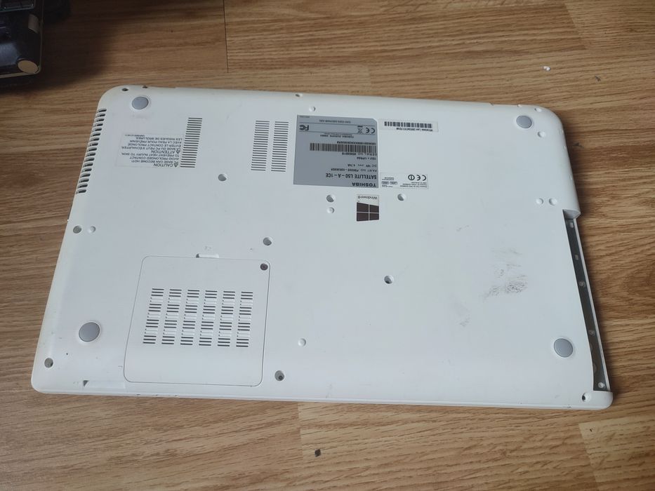 Carcasa Completa + Balamale - Toshiba Satelite L50-A