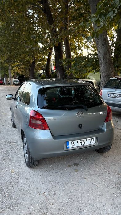 Продавам кола Toyota Yaris 2008