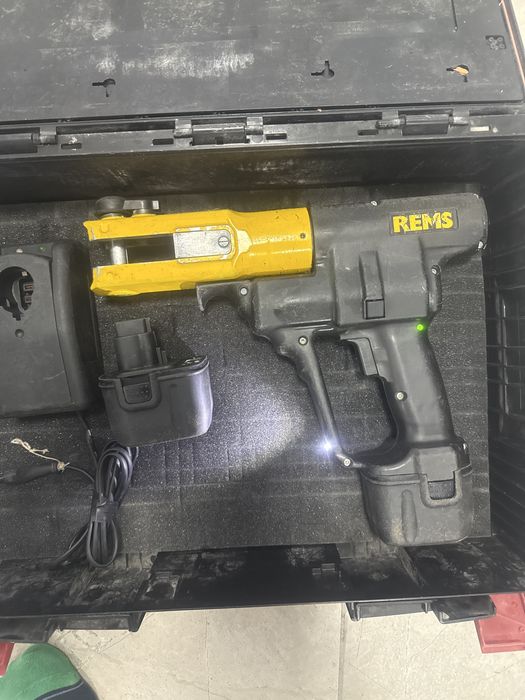 Vind presa  sertizare  REMS Accu ACC  2022 cu doi acumul 3Ah