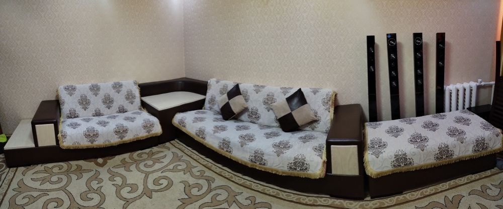 Продам диваны и журнальный стол.