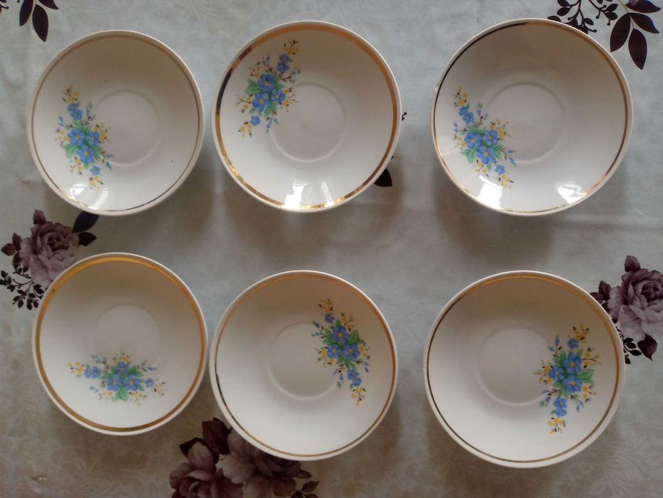 Советские маленькие тарелки "Васильки", диаметр 15.5см.Цена 1шт 15тыс