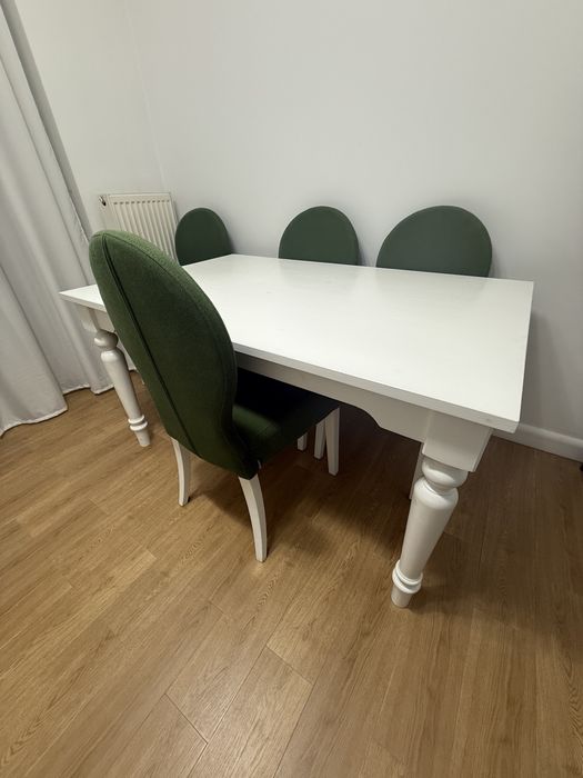 Masa de lemn cu scaune