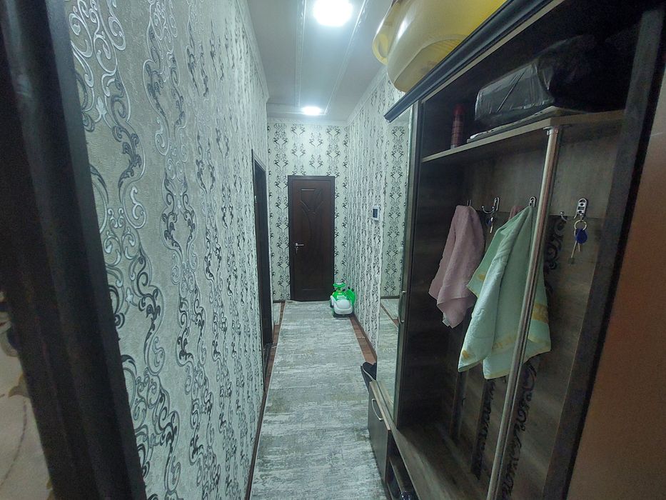 Квартира сотилади.