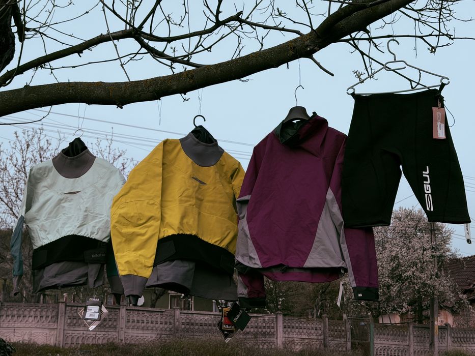 Kokatat si Palm echipament profesional apa noi cu eticheta