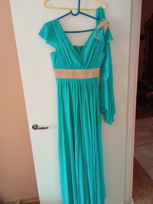 Платья вечерние длинные