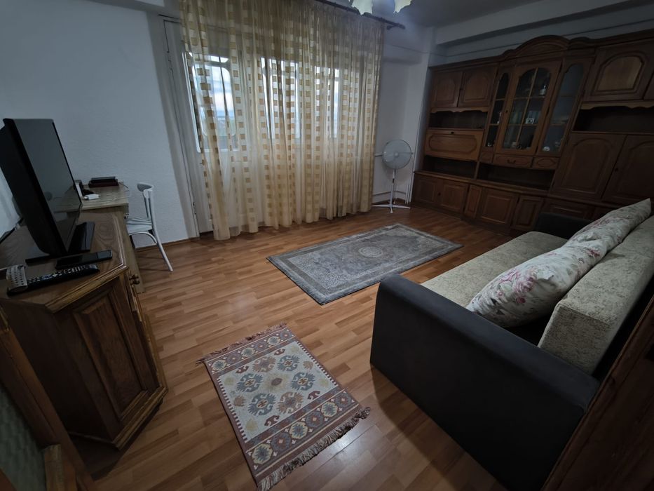 Apartament zona bună!