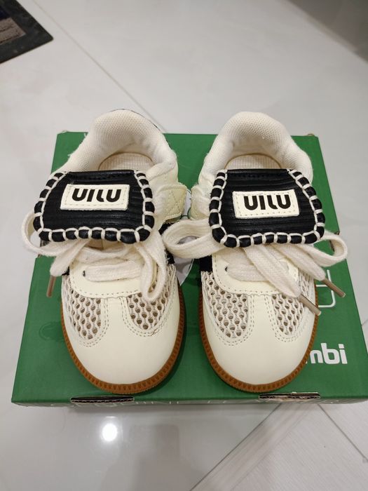 Продам детские кроссовки летние