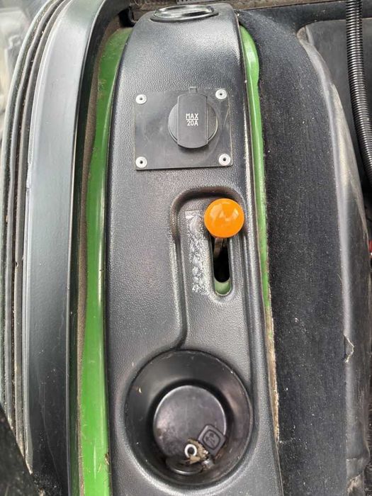 Mașină de tuns iarba cu rabator JOHN Deere 1905 Anul fabricației: 2016