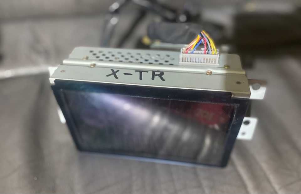 Монитор  Ниссан Х  Трайл  оригинал  привозной  в наличии