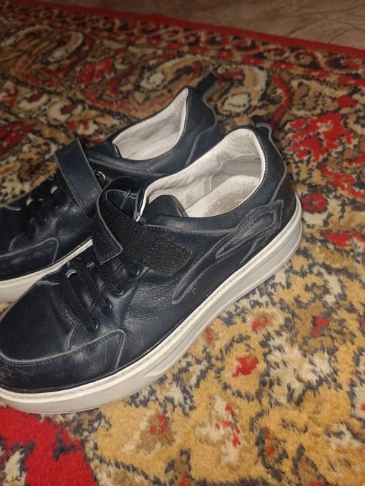 Продам на мальчика от 35 размера до 37