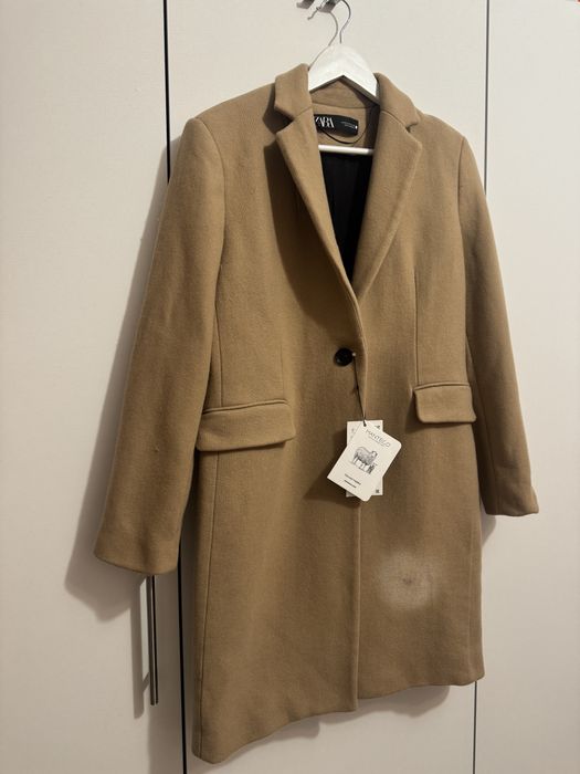 Palton bej camel Zara Manteco cambrat marimea M cu defect