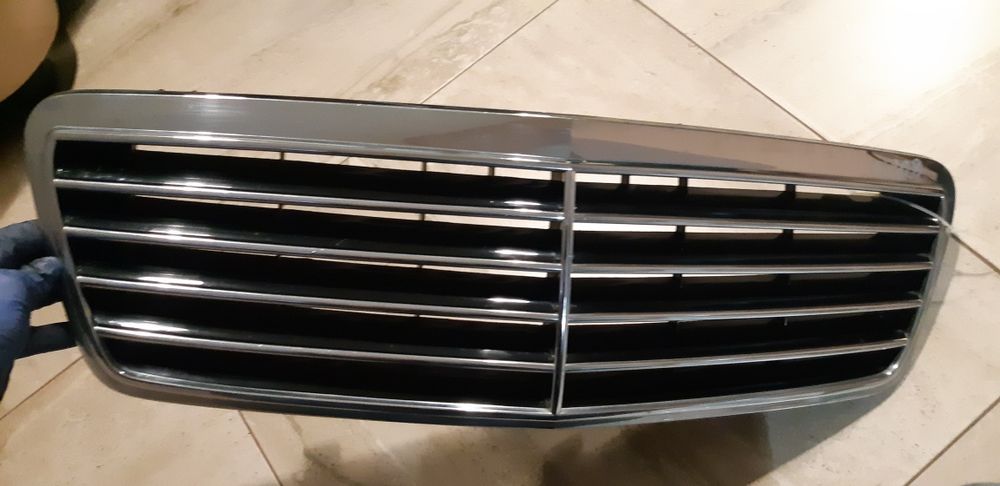 Предна решетка за Мерцедес ЦЛК/ Mercedes Clk W208