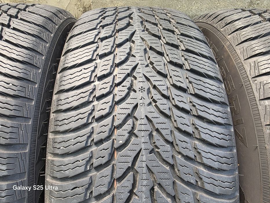 4бр. зимни гуми 215/55/17 Nokian
