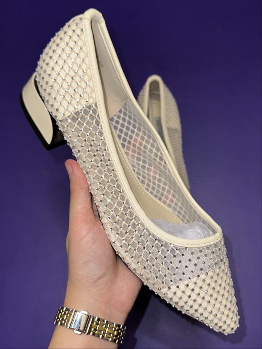 Женские босоножки