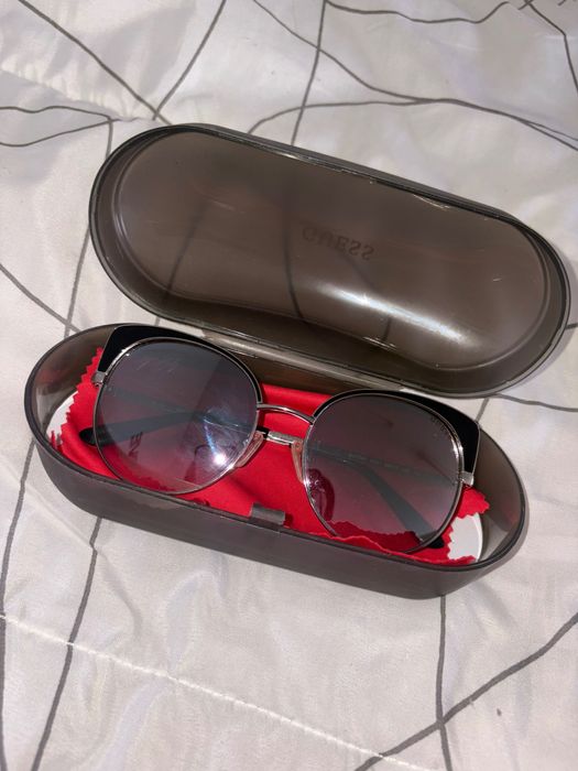 Слънчеви очила Guess