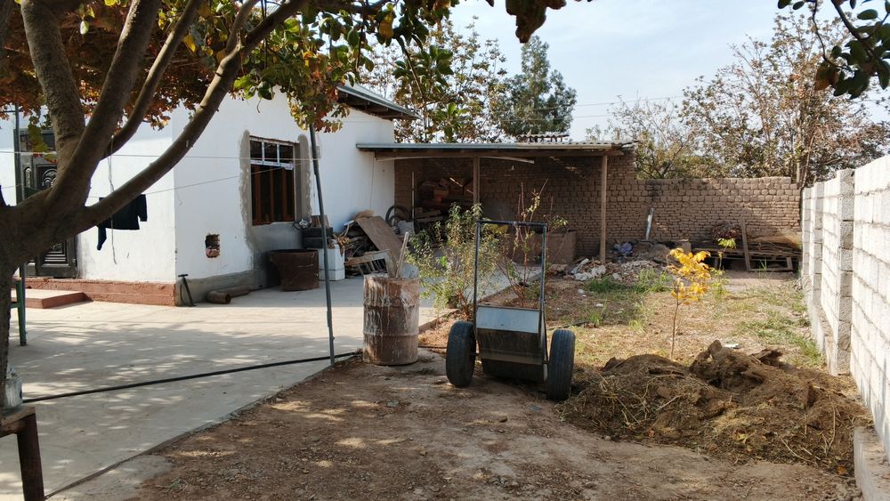 Ховли уй сотилади