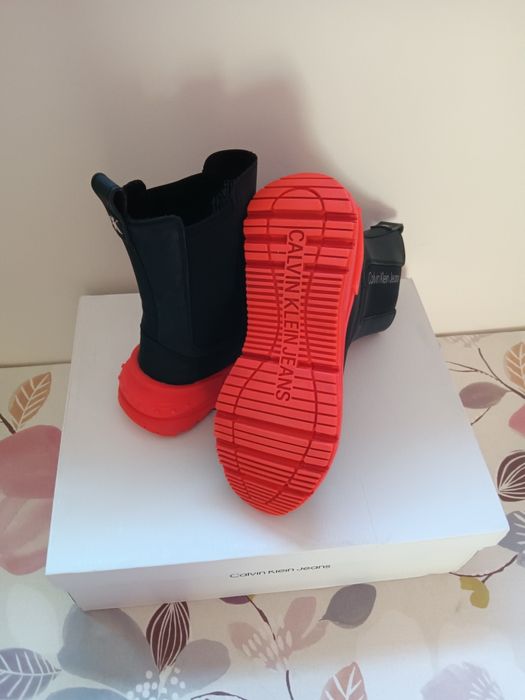 Страхотни Calvin Klein спортни боти р-р 36