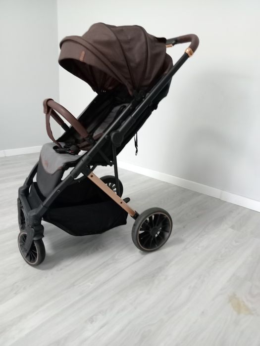 Коляска детская продаётся