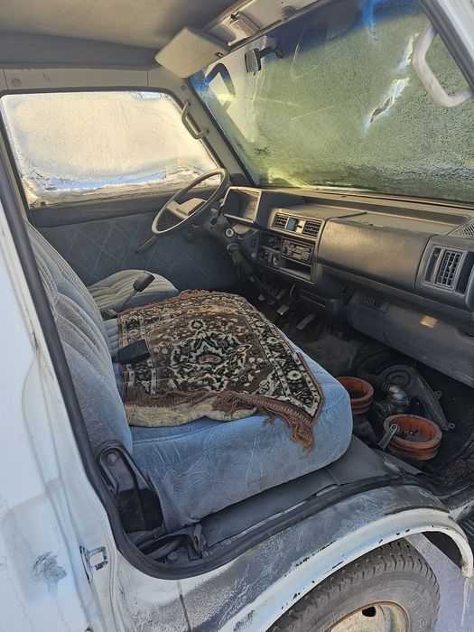 Продам мазду  е 2200