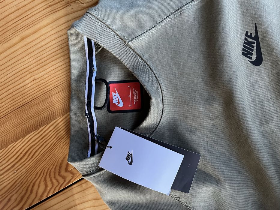 Пуловер на най найк