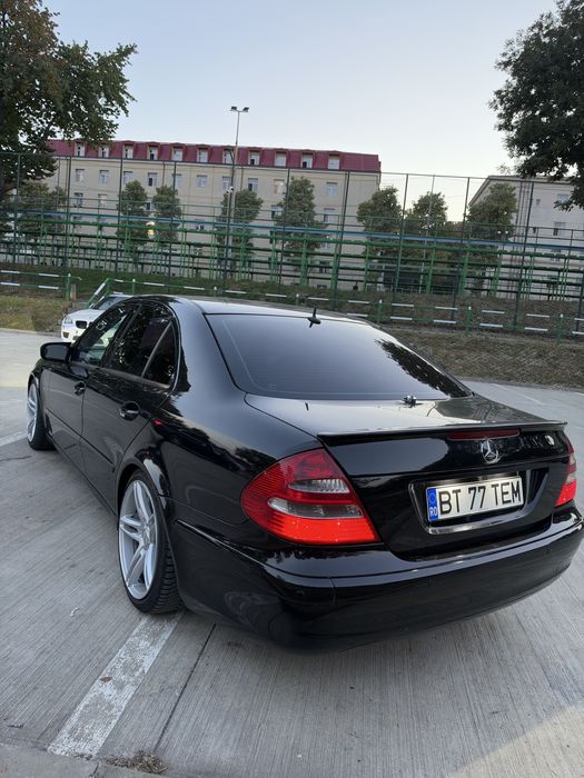 MERCEDES-BENZ E-Class 0 — imagine 5