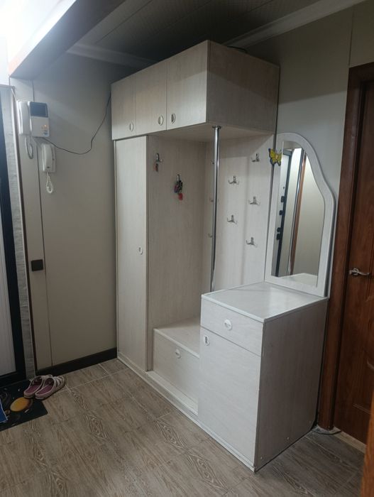 Продаётся прихожка