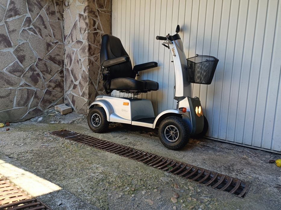 Scaun carucior scuter electric batrani carut tricicleta dizabilitati