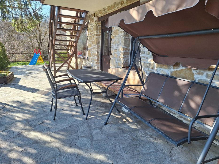 Къща за гости ЕФТИМОВИ, на 90 км от Варна, с. Черни връх, Обл. Шумен