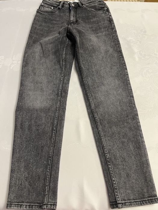 Потёртые джинсы Mango