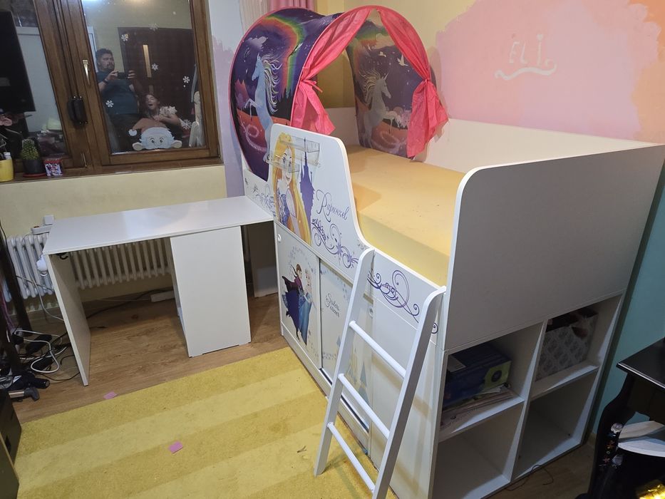 Pat Fetite rapunzel cu birou si loc depozitare