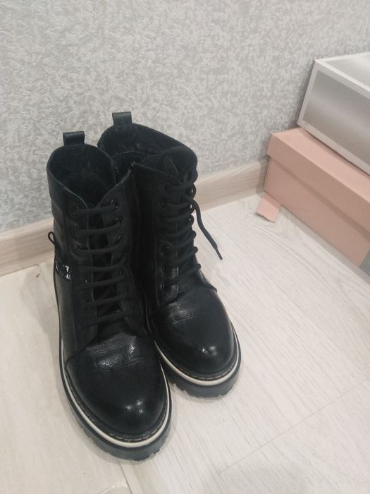 Продам Кожанные Батинки женские