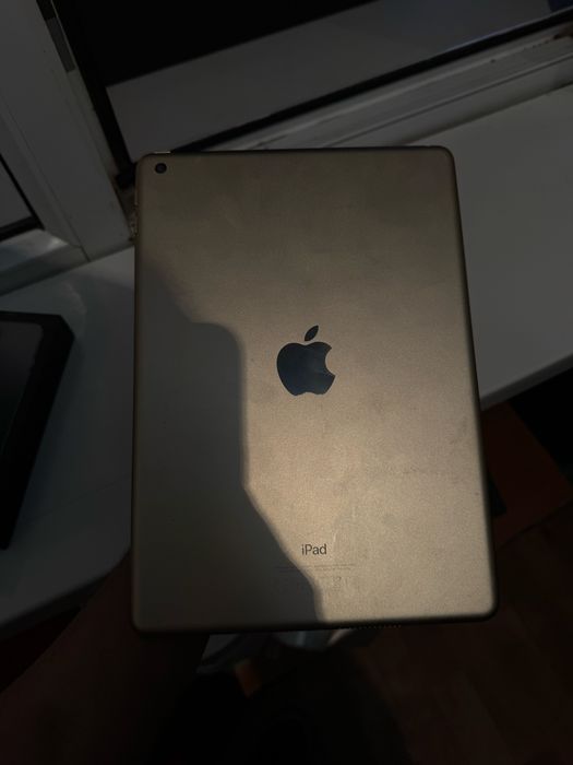 продам айпад 5 apple