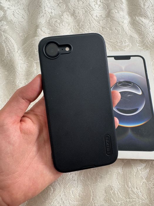 Продам iphone 16e 128gb 99% black