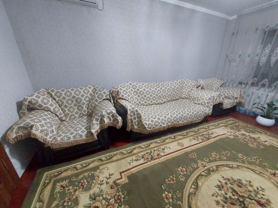 Продается диван и два кресло