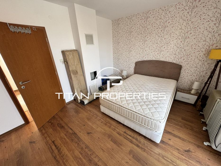 Двуетажна Къща с голям двор и красива панорама в с. Александрово