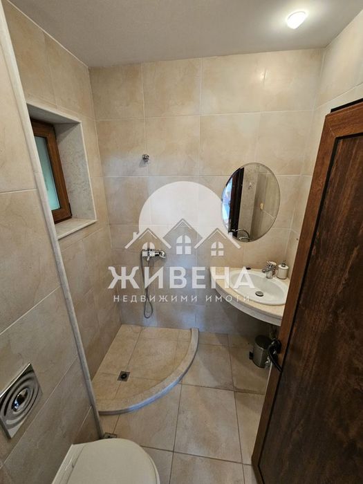 Продавам вила/ къща в гр.Бяла