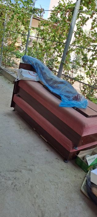 Divan ikkita bir kishilik tekinga