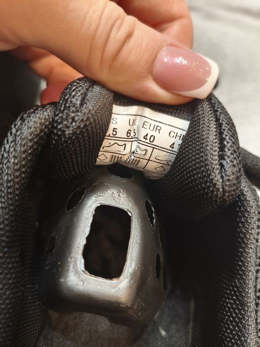 Adidași Axcone unisex – alb/negru, mărimea 40 noi in cutie