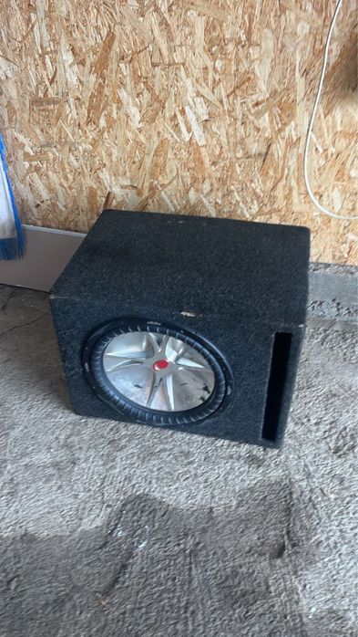 Сабвуфер с усинитель