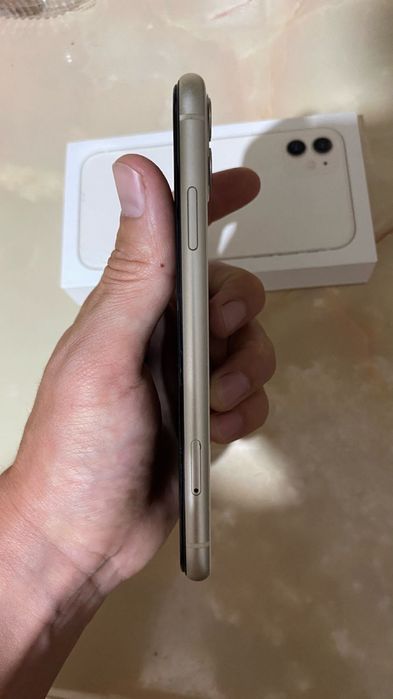 iPhone 11 белый ПРОДАМ